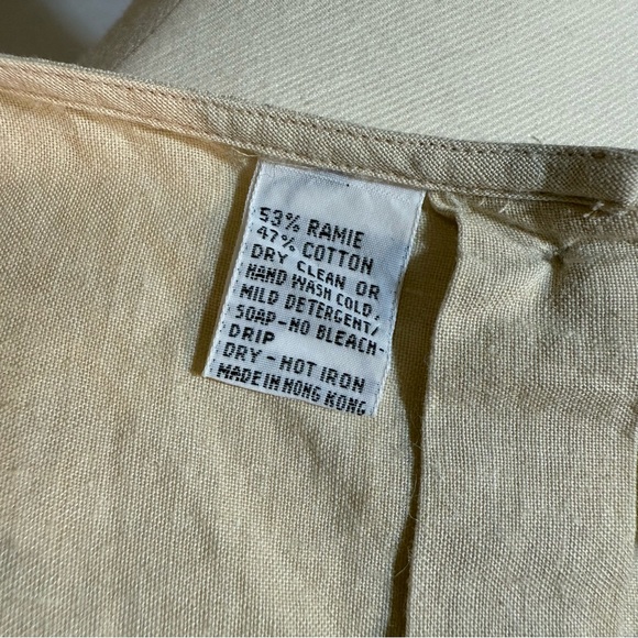 Vintage 1980’s Maurada Cream Dainty Crochet Flutter Sleeve Crop Top ✨Like New✨ - Picture 13 of 13